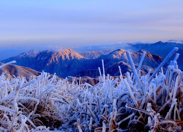 武功山迎來2014入冬以來的第一場雪