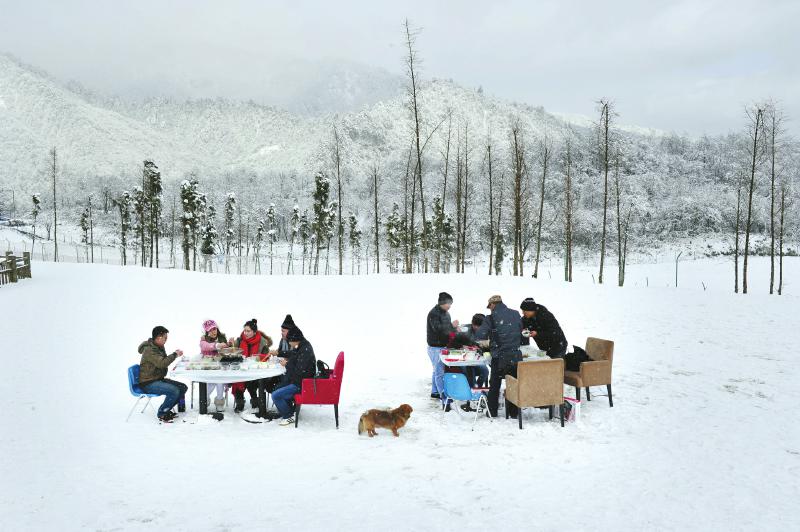 西嶺雪山吃火鍋壩壩宴