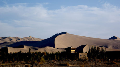 敦煌<a href=http://m.917925.com/vjingdian_591.html>鳴沙山</a>
