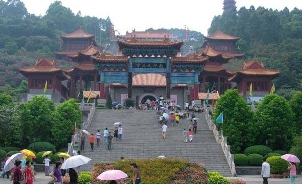 <a href=http://m.917925.com/vjingdian_1872.html>巽寮灣天后宮</a>