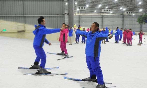 長沙首家室內滑雪場三只熊冰雪王國營業,長沙三只熊滑雪地址