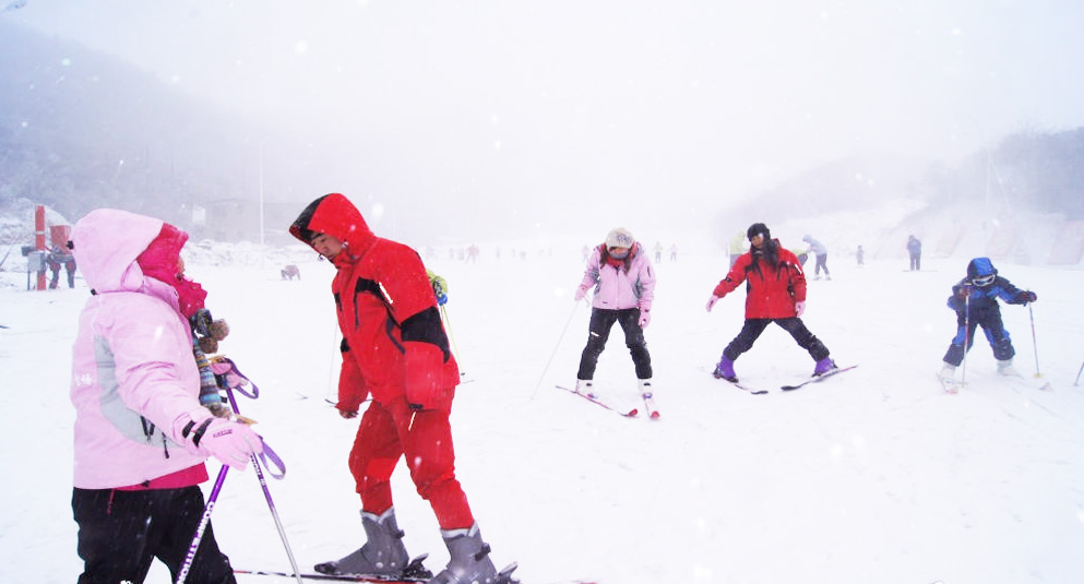 長沙到瀏陽大圍山野外滑雪場一日游