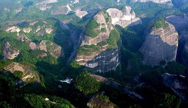 長沙到崀山八角寨、辣椒峰、天一巷、扶夷江三日游精華旅游團