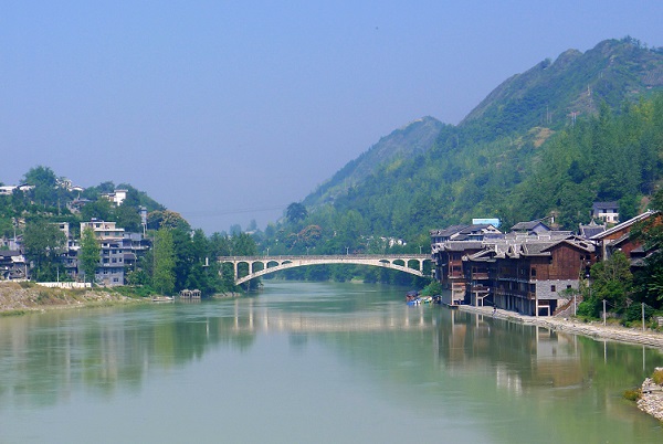 長沙到重慶武隆仙女山、邊城茶峒、矮寨大橋、濯水古鎮、酉陽桃花源汽車純玩