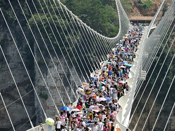 C2線長沙到張家界大峽谷玻璃橋、黃龍洞汽車純玩二日游旅游團